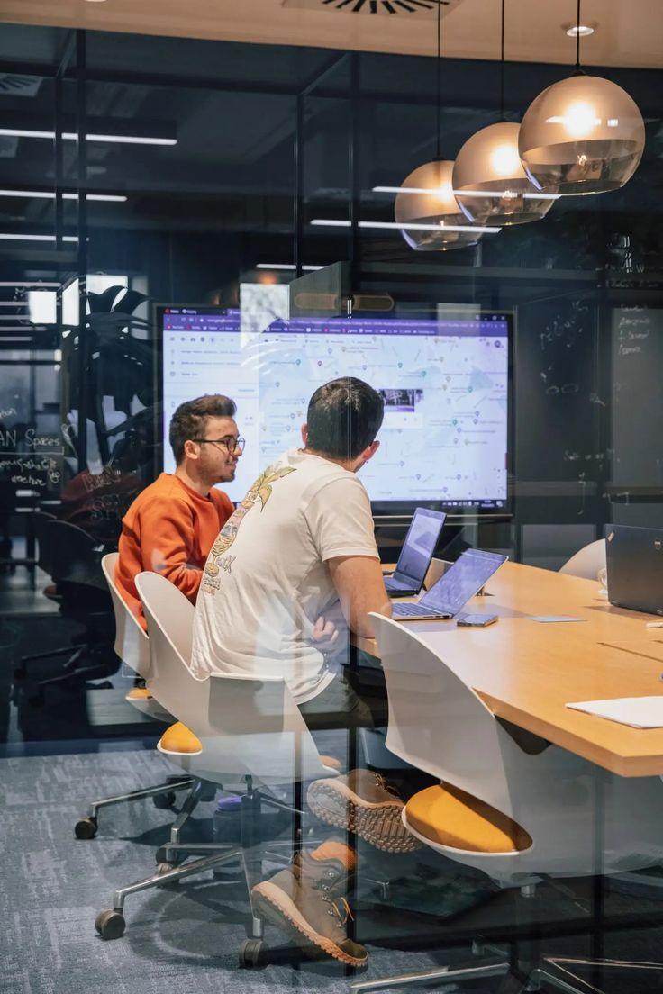 B2B SaaS & Teknoloji